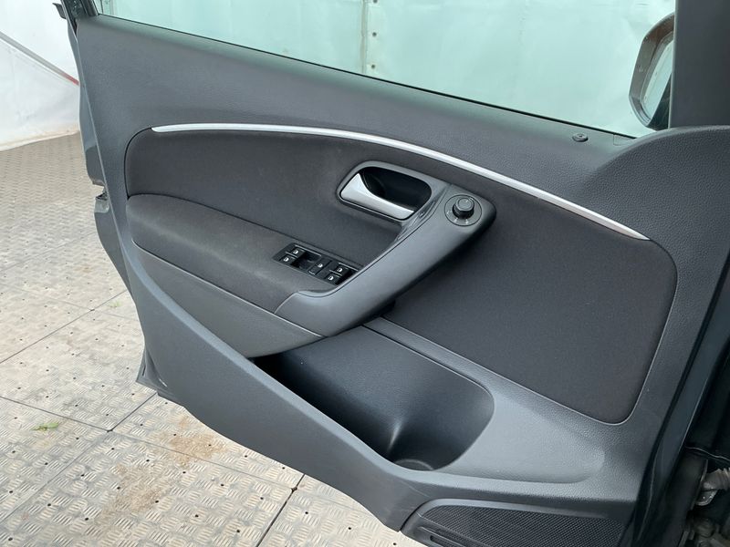 Volkswagen Polo 1.4 TDI Lounge BlueMotion Tech 2015 – снимка на щета 49