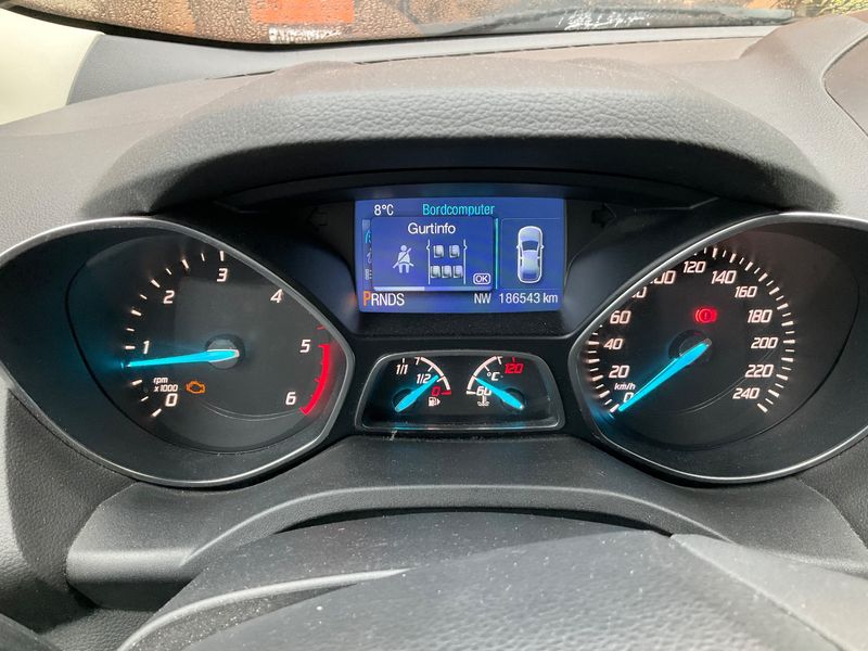 Ford Kuga 2.0 TDCi Individual 2014 – снимка 19