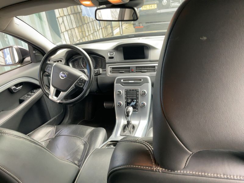 Volvo V70 2.0 D4 Black Edition 2014 – снимка 18