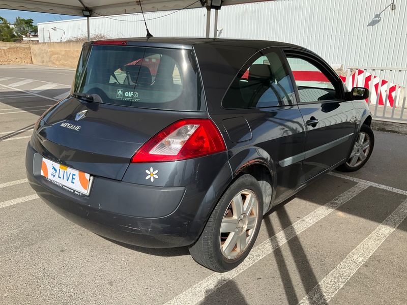 Renault Megane 1.5 dCi Authentique Confort 2005 – снимка 2