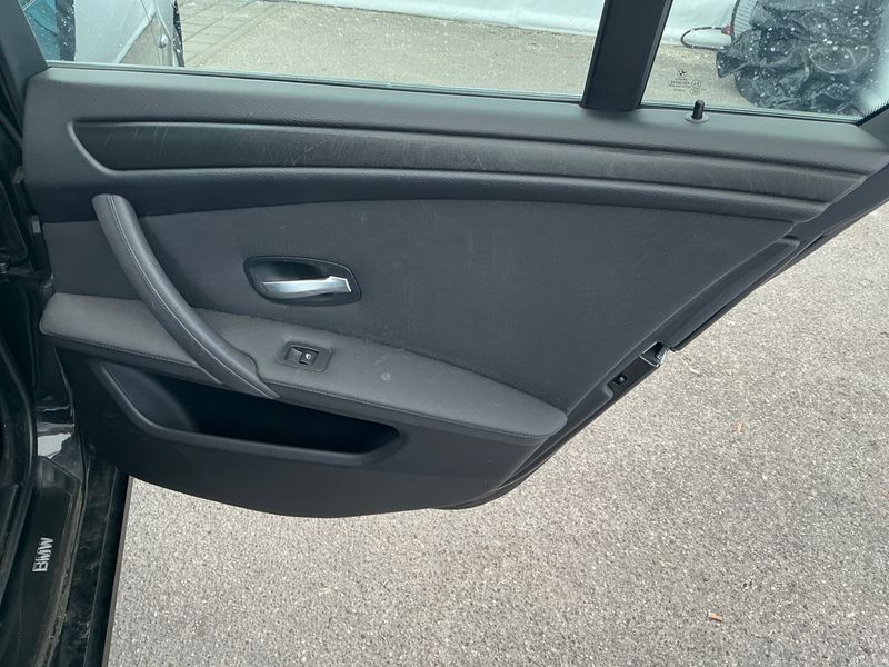 BMW 5er 520i 2010 – снимка 30