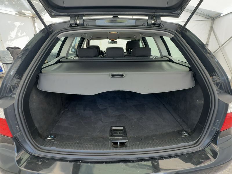 BMW 5er 520i 2010 – снимка 15