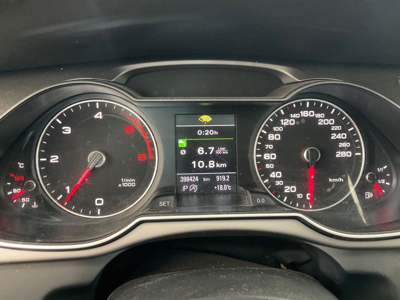 Audi A4 2.0 TDI Attraction 2013 – снимка 13