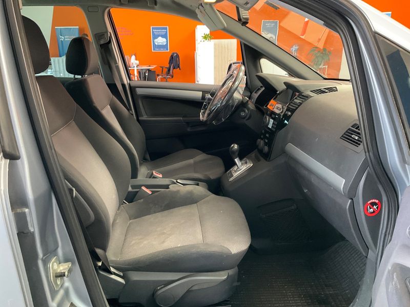 Opel Zafira 1.8 Edition Plus 2011 – снимка 3