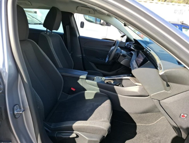 Peugeot 308 1.6 Hybrid Active Pack 2023 – снимка 9