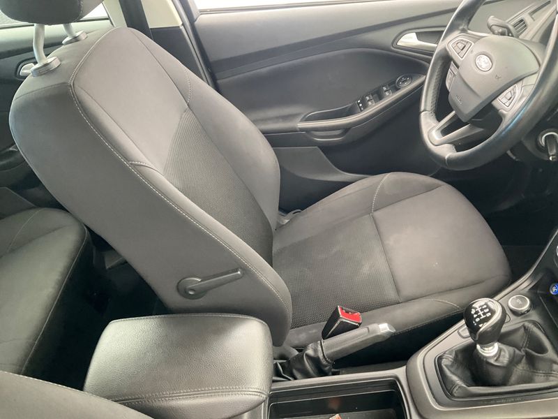 Ford Focus 1.5 TDCi Business 2017 – снимка 25
