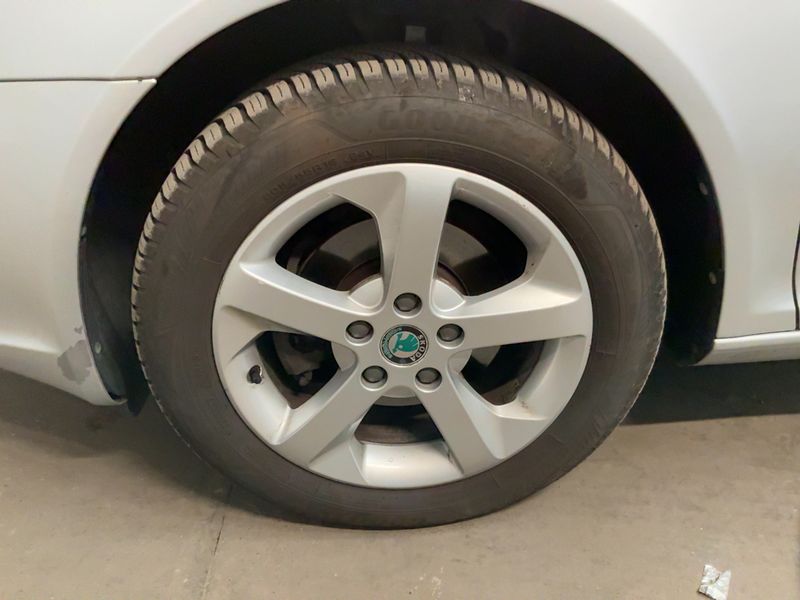 Skoda Octavia 1.6 TDI Ambition 2012 – снимка 3