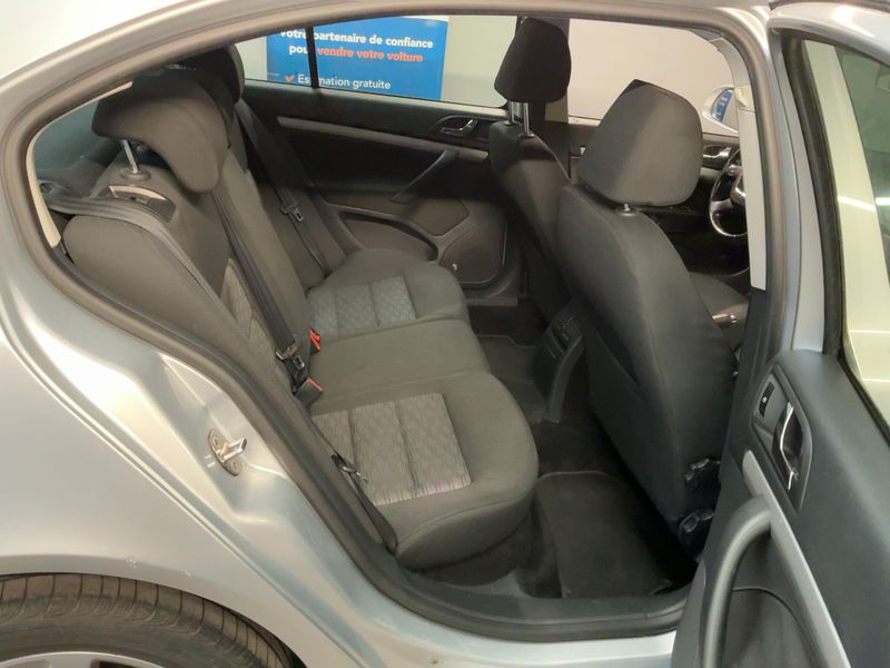 Skoda Octavia 1.6 TDI Ambition 2012 – снимка 19
