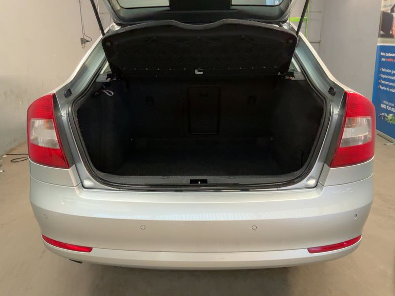 Skoda Octavia 1.6 TDI Ambition 2012 – снимка 15