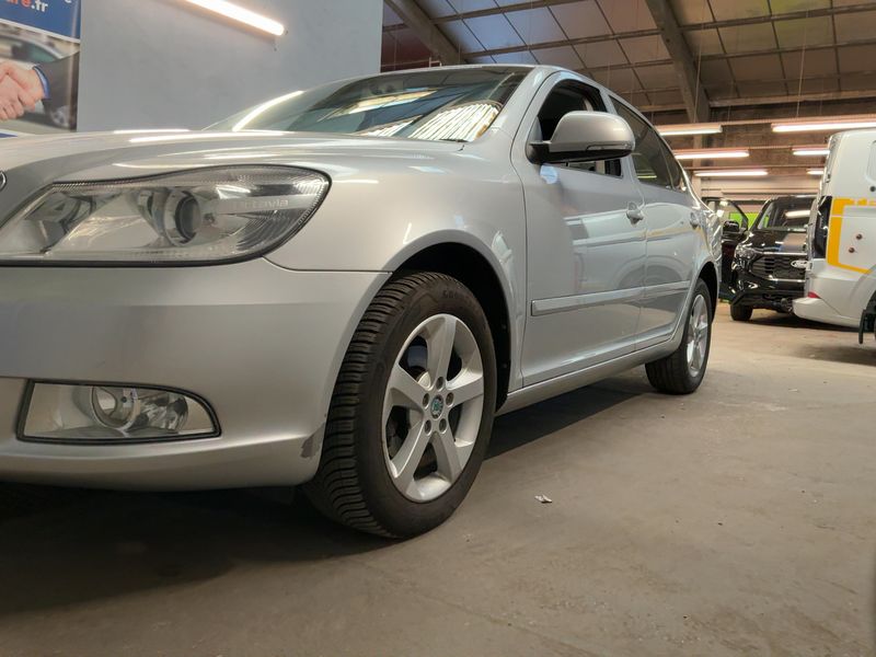 Skoda Octavia 1.6 TDI Ambition 2012 – снимка 2