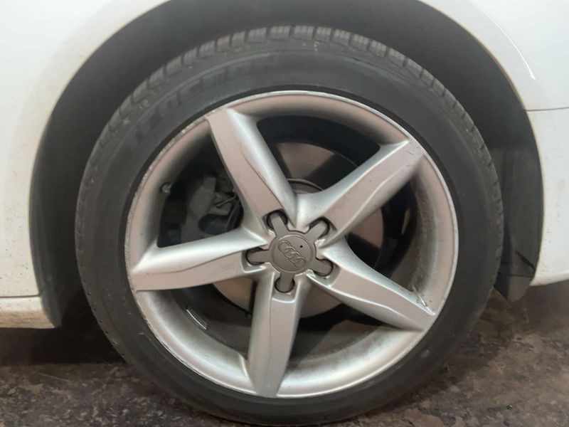 Audi A4 2.0 TDI Attraction 2013 – снимка 11