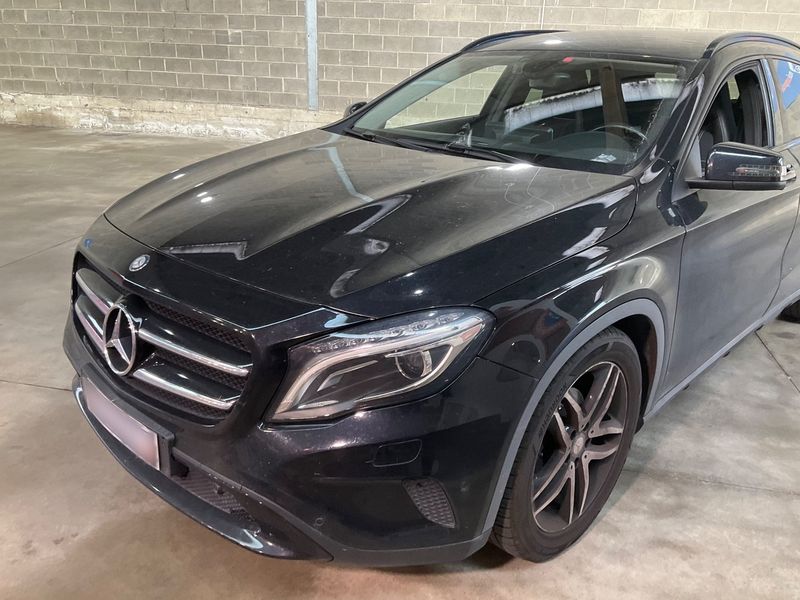 Mercedes-Benz GLA-Klasse GLA 200 Urban 2014 – снимка 2