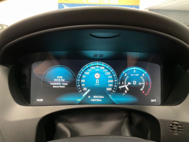 Jaguar F-Pace 30d Portfolio AWD 2016 – снимка 18