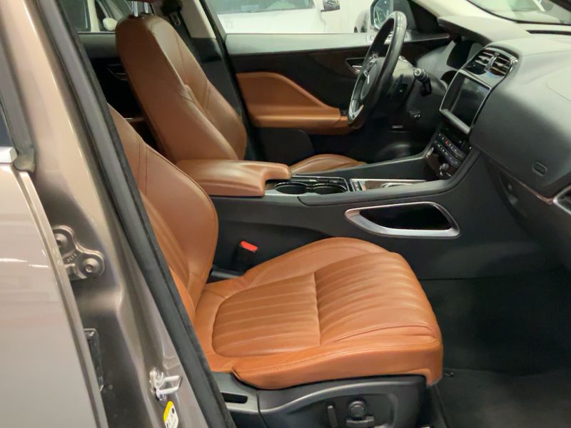Jaguar F-Pace 30d Portfolio AWD 2016 – снимка 16