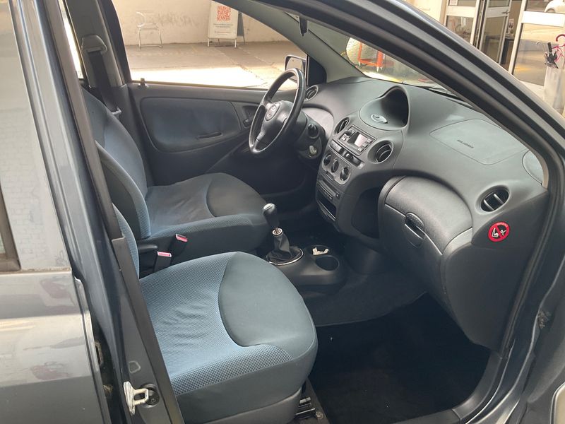 Toyota Yaris 1.0 VVT-i 2005 – снимка 3