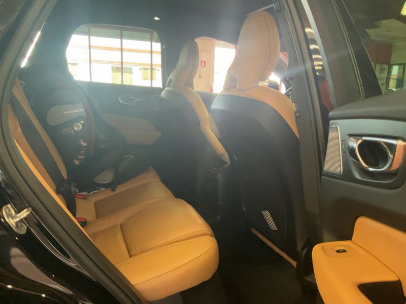 Volvo XC60 2.0 T8 Recharge Plug-in Hybrid Ultimate Dark AWD 2022 – снимка 19