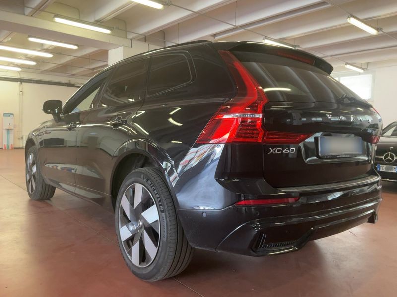 Volvo XC60 2.0 T8 Recharge Plug-in Hybrid Ultimate Dark AWD 2022 – снимка 6