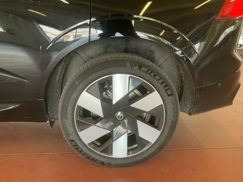 Volvo XC60 2.0 T8 Recharge Plug-in Hybrid Ultimate Dark AWD 2022 – снимка 5