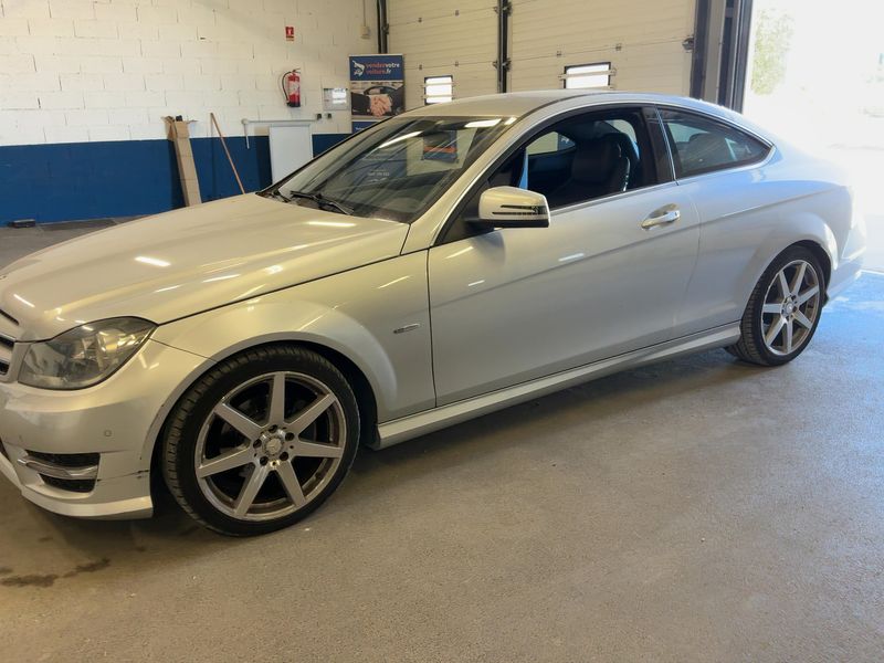 Mercedes-Benz C-Klasse C 220 CDI BlueEfficiency 2012 – снимка 2