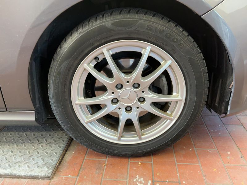 Mercedes-Benz A-Klasse A 180 CDI BlueEfficiency Urban 2012 – снимка 11