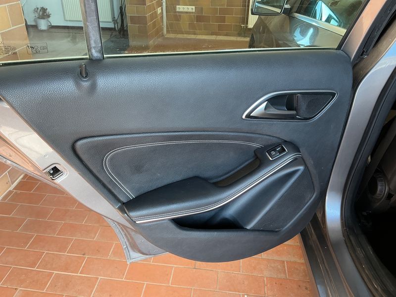Mercedes-Benz A-Klasse A 180 CDI BlueEfficiency Urban 2012 – снимка 29