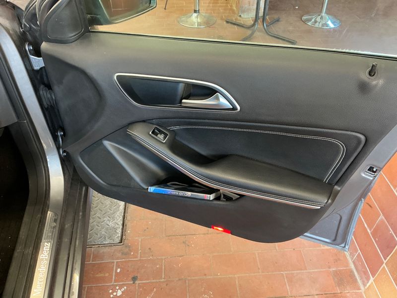 Mercedes-Benz A-Klasse A 180 CDI BlueEfficiency Urban 2012 – снимка 34