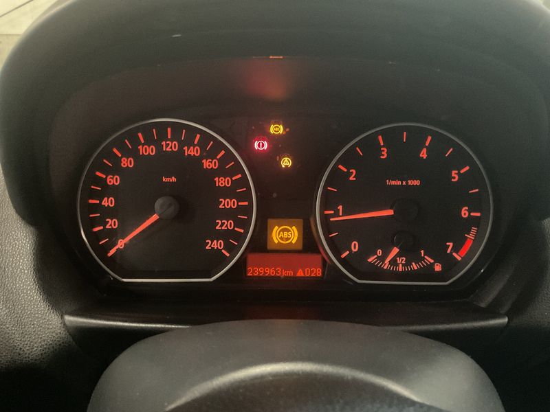 BMW 1er 120i 2005 – снимка 4