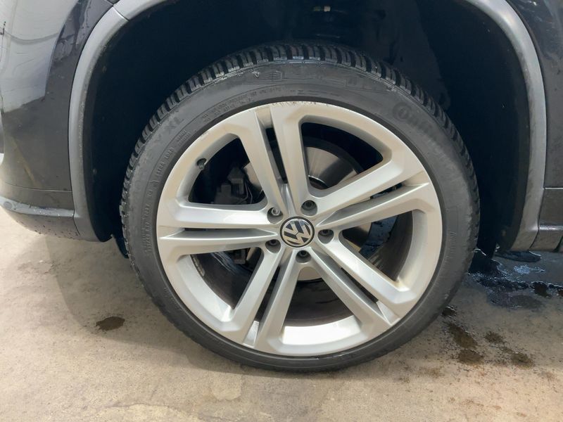 Volkswagen Tiguan 2.0 TDI Lounge Sport & Style 4Motion BlueMotion Tech 2015 – снимка 3