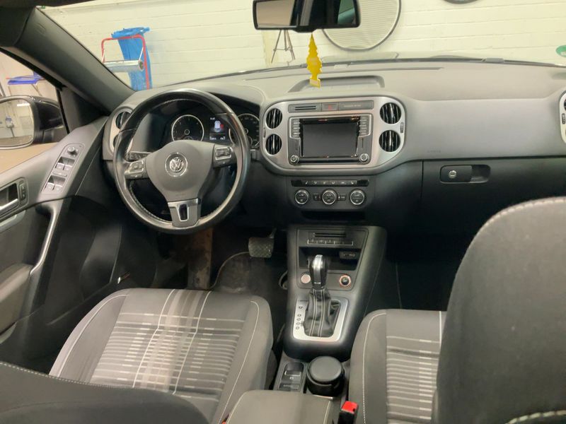 Volkswagen Tiguan 2.0 TDI Lounge Sport & Style 4Motion BlueMotion Tech 2015 – снимка 17
