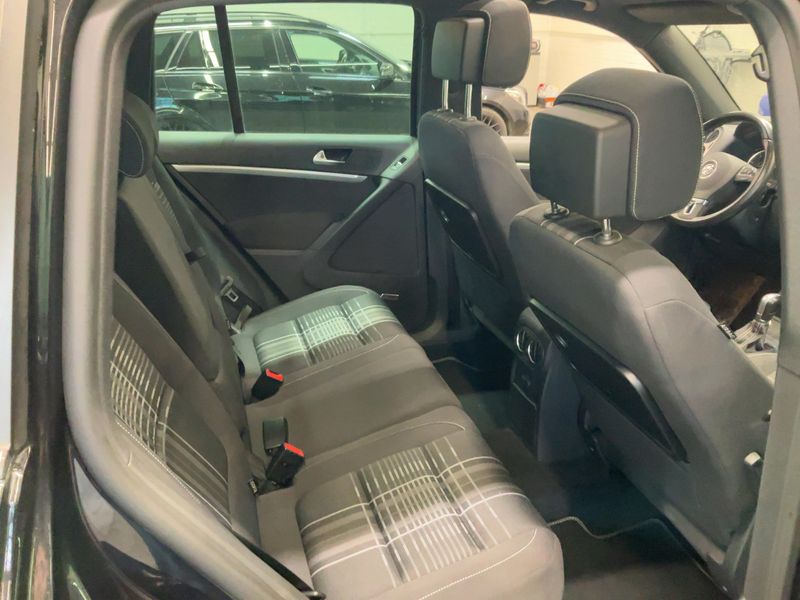 Volkswagen Tiguan 2.0 TDI Lounge Sport & Style 4Motion BlueMotion Tech 2015 – снимка 19