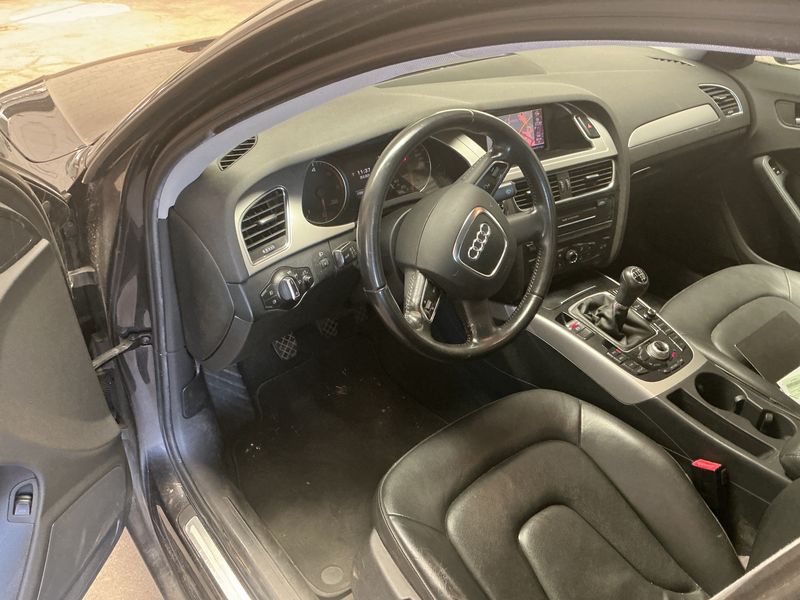 Audi A4 2.0 TDIe Attraction 2011 – снимка 24