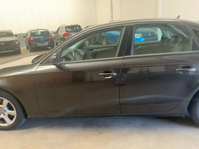 Audi A4 2.0 TDIe Attraction 2011 – снимка 4