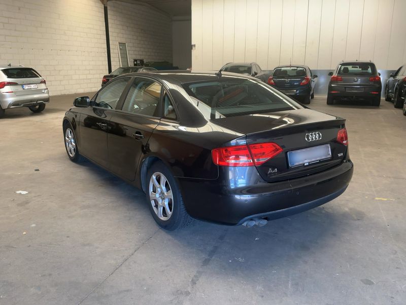 Audi A4 2.0 TDIe Attraction 2011 – снимка 6