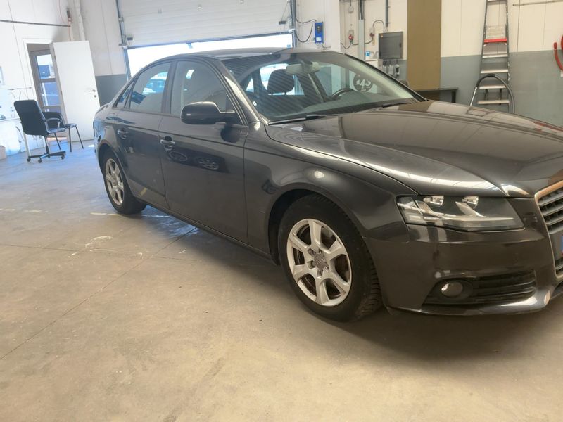 Audi A4 2.0 TDIe Attraction 2011 – снимка 12