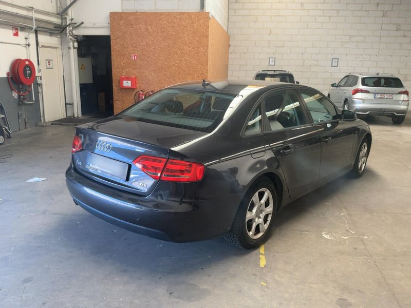 Audi A4 2.0 TDIe Attraction 2011 – снимка 8