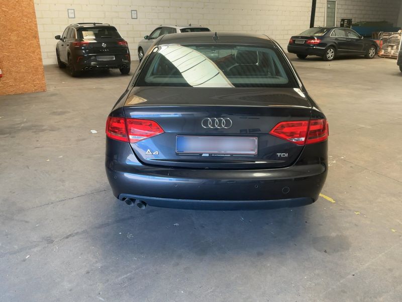 Audi A4 2.0 TDIe Attraction 2011 – снимка 7