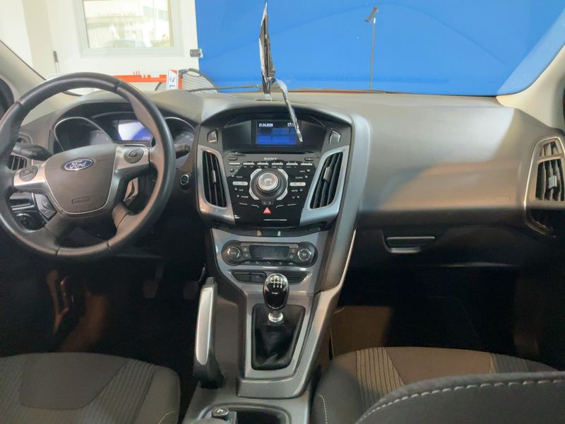 Ford Focus 1.6 TDCi Titanium 2012 – снимка 17