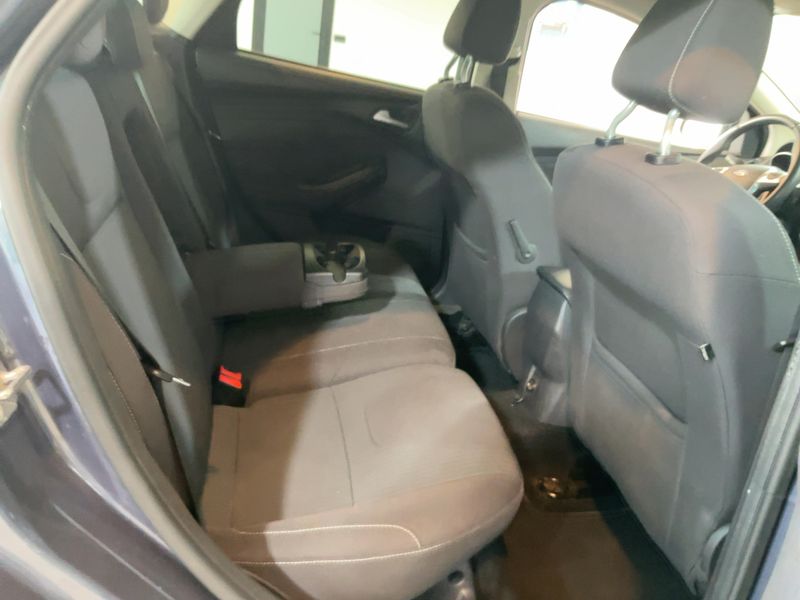 Ford Focus 1.6 TDCi Titanium 2012 – снимка 19