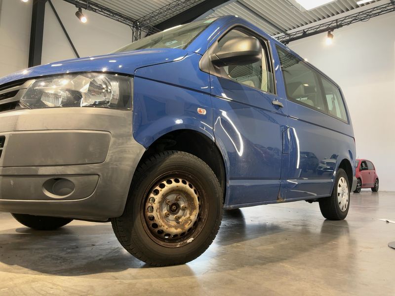 Volkswagen T5 Kombi 2.0 TDI 2011 – снимка 2