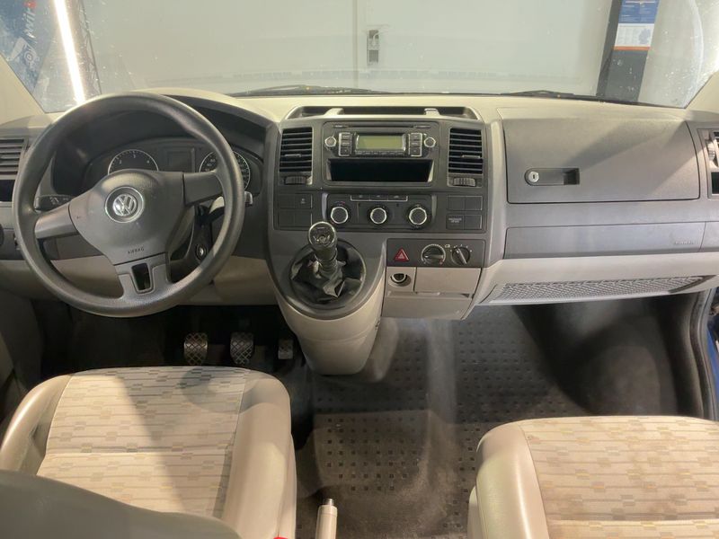 Volkswagen T5 Kombi 2.0 TDI 2011 – снимка 18
