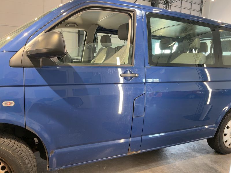 Volkswagen T5 Kombi 2.0 TDI 2011 – снимка 4