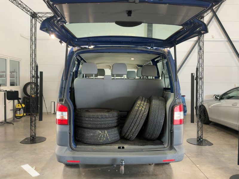 Volkswagen T5 Kombi 2.0 TDI 2011 – снимка 16