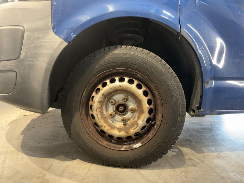 Volkswagen T5 Kombi 2.0 TDI 2011 – снимка 3