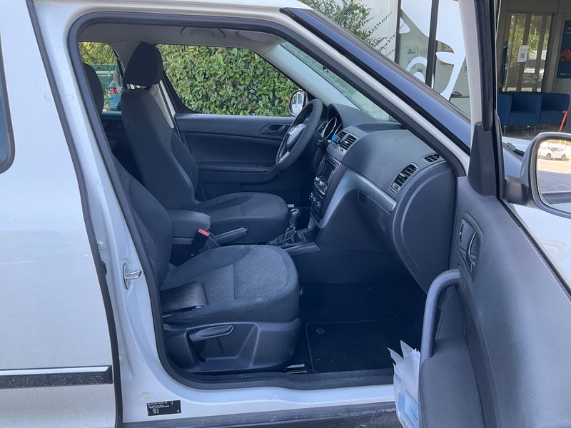 Skoda Yeti 1.6 TDI Active Greenline Outdoor 2015 – снимка 3