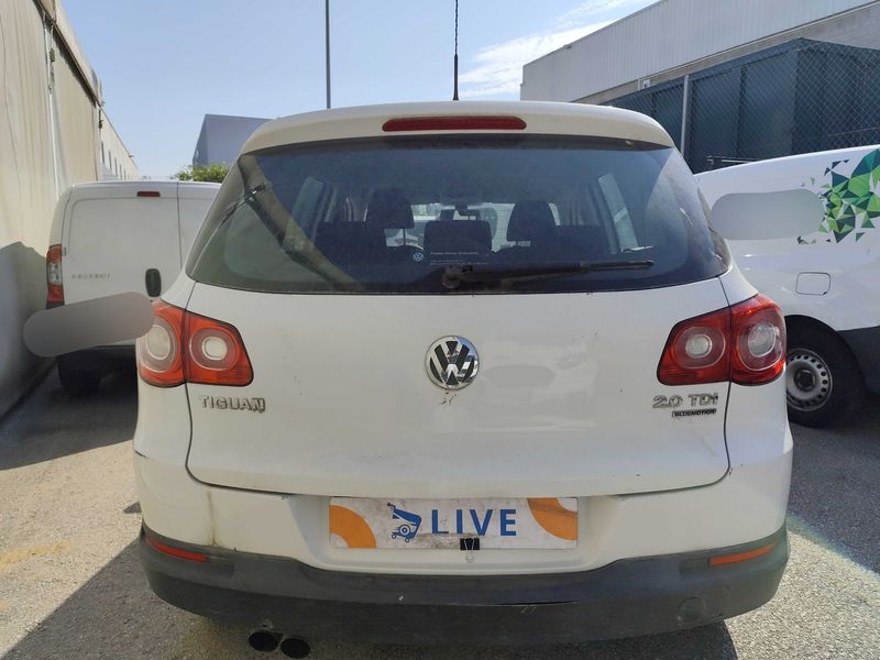 Volkswagen Tiguan 2.0 TDI Advance BlueMotion Tech 2010 – снимка 4