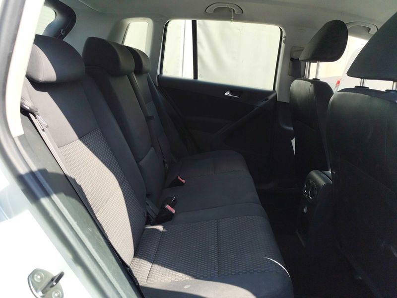 Volkswagen Tiguan 2.0 TDI Advance BlueMotion Tech 2010 – снимка 13