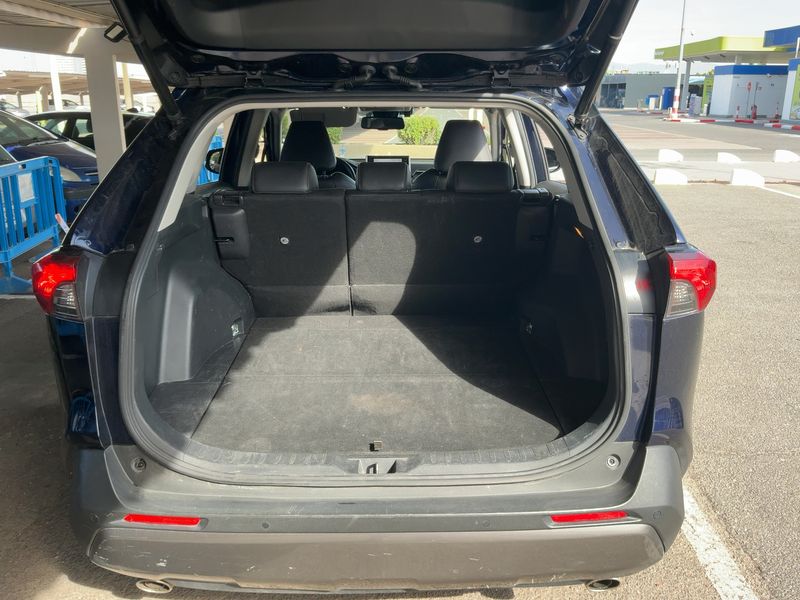 Toyota RAV 4 2.5 Hybrid 4x4 Luxury 2021 – снимка 15