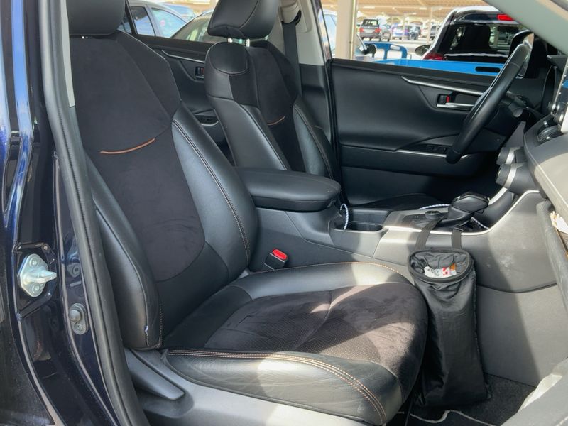 Toyota RAV 4 2.5 Hybrid 4x4 Luxury 2021 – снимка 16