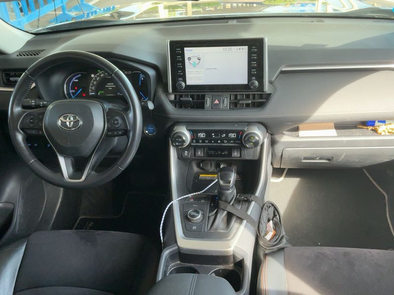 Toyota RAV 4 2.5 Hybrid 4x4 Luxury 2021 – снимка 17