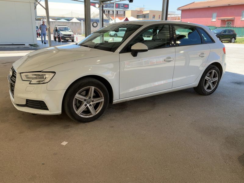 Audi A3 Sportback 2.0 TDI 2017 – снимка 2